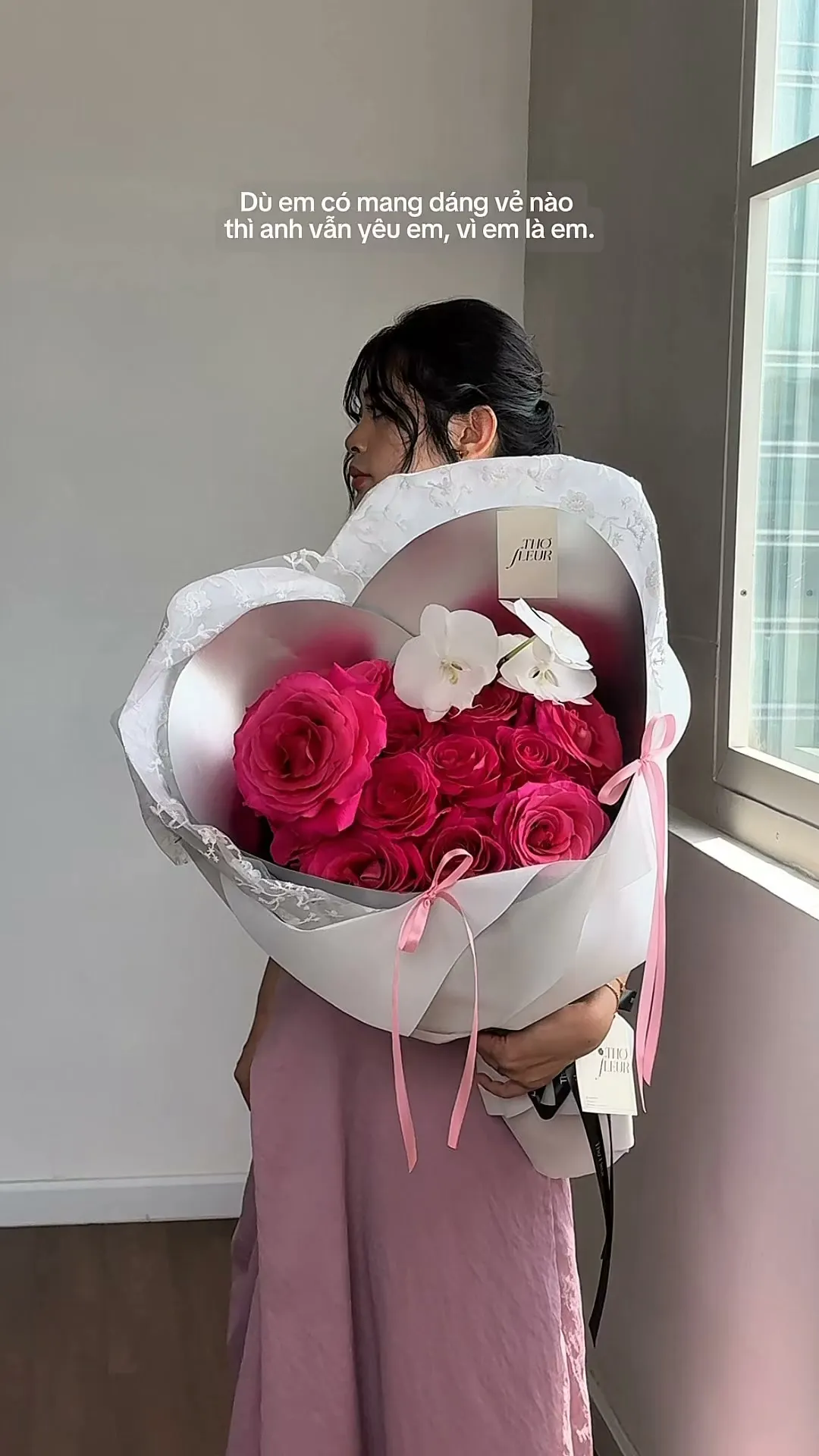 Dù em có mang dáng vẻ nào thì anh vẫn yêu em, vì em là em.

Item: Flower Bouquet
Photo: For our valued customers
_______
𝐓𝐡𝐨̛ 𝐅𝐥𝐞𝐮𝐫 - 𝐀 𝐒𝐲𝐦𝐛𝐨𝐥 𝐎𝐟 𝐋𝐨𝐯𝐞 
▪️GIẢM 5% KHI CHECKIN TẠI SHOP
▪️79 Hồ Văn Huê, Phường Đức Nhuận, TP Hồ Chí Minh
▪️0798080779
▪Instagram @tho_fleur
▪️Tiktok: @thofleur
#thofleur #hoa_tuoi #florist