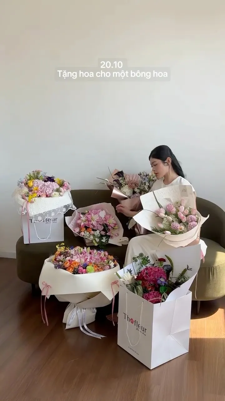 Một bó hoa nhỏ, một chút dịu dàng, dành cho một bông hoa thật đặc biệt.

Item: Flower Bouquet
Photo: For our valued customers
_______
𝐓𝐡𝐨̛ 𝐅𝐥𝐞𝐮𝐫 - 𝐀 𝐒𝐲𝐦𝐛𝐨𝐥 𝐎𝐟 𝐋𝐨𝐯𝐞 
▪️GIẢM 5% KHI CHECKIN TẠI SHOP
▪️79 Hồ Văn Huê, Phường Đức Nhuận, TP Hồ Chí Minh
▪️0798080779
▪Instagram @tho_fleur
▪️Tiktok: @thofleur
#thofleur #shophoa #hoatuoi #florist