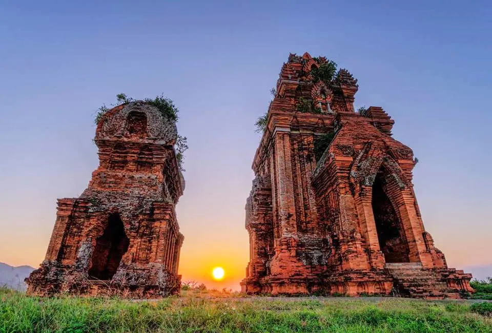 Tháp Đôi Quy Nhơn – di tích kiến trúc Chăm