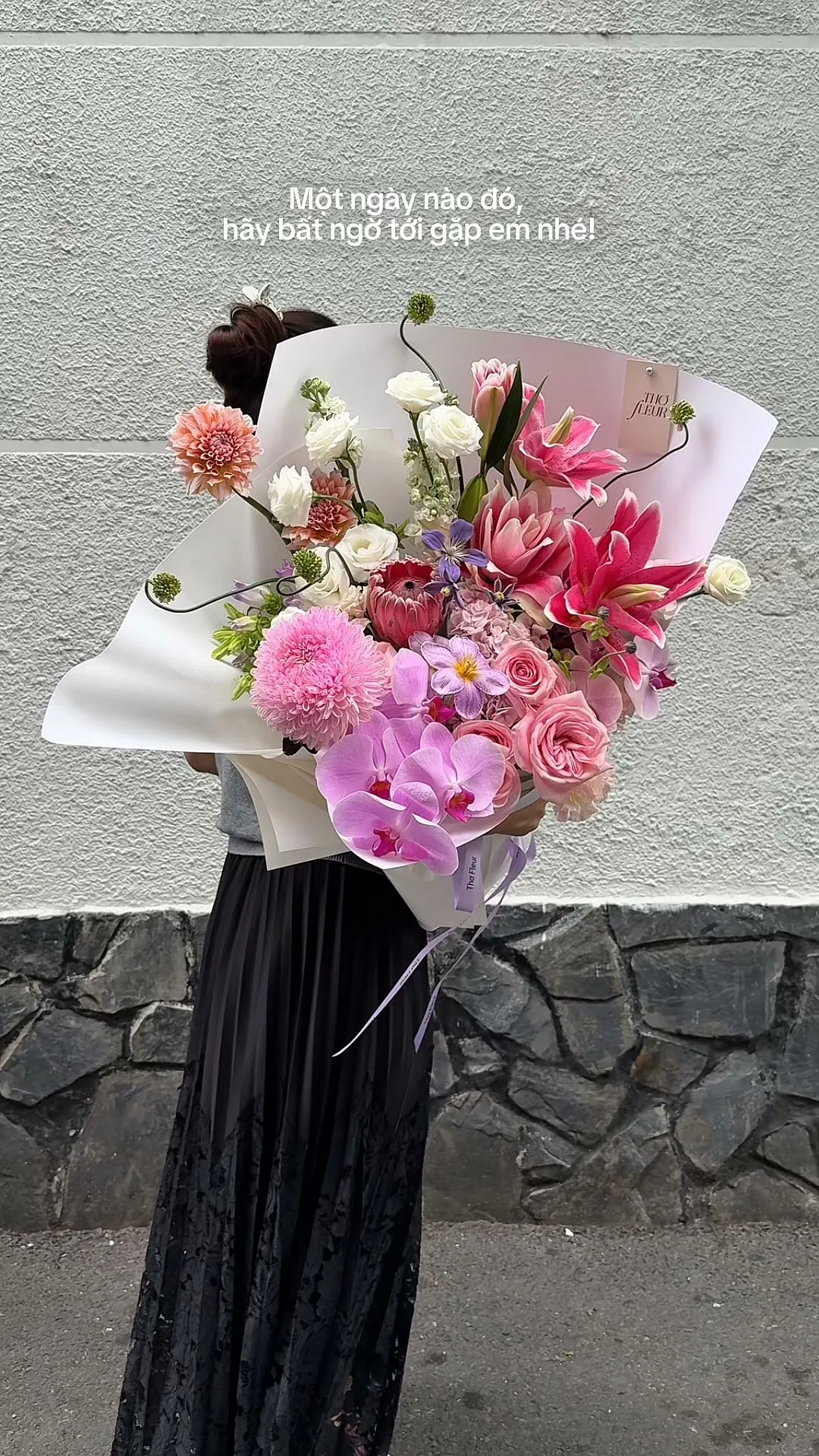Một ngày nào đó, 
hãy bất ngờ tới gặp em nhé!

Item: Flower Bouquet
Photo: For our valued customers
_______
𝐓𝐡𝐨̛ 𝐅𝐥𝐞𝐮𝐫 - 𝐀 𝐒𝐲𝐦𝐛𝐨𝐥 𝐎𝐟 𝐋𝐨𝐯𝐞 
▪️GIẢM 5% KHI CHECKIN TẠI SHOP
▪️79 Hồ Văn Huê, Phường Đức Nhuận, TP Hồ Chí Minh
▪️0798080779
▪Instagram @tho_fleur
▪️Tiktok: @thofleur
#thofleur #shophoa #hoatuoi #florist