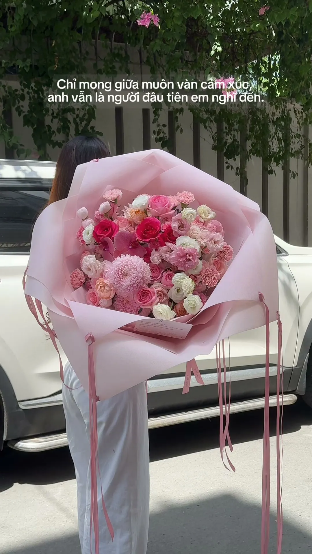 Chỉ mong giữa muôn vàn cảm xúc, anh vẫn là người đâu tiên em nghĩ đến.

Item: Flower Bouquet
Photo: For our valued customers
_______
𝐓𝐡𝐨̛ 𝐅𝐥𝐞𝐮𝐫 - 𝐀 𝐒𝐲𝐦𝐛𝐨𝐥 𝐎𝐟 𝐋𝐨𝐯𝐞 
▪️GIẢM 5% KHI CHECKIN TẠI SHOP
▪️79 Hồ Văn Huê, Phường Đức Nhuận, TP Hồ Chí Minh
▪️0798080779
▪Instagram @tho_fleur
▪️Tiktok: @thofleur
#thofleur #hoa_tuoi #florist