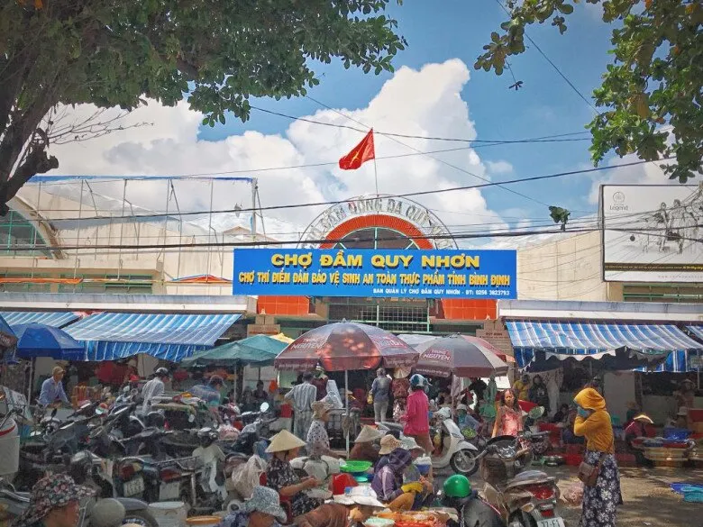 Chợ Đầm Quy Nhơn nhộn nhịp