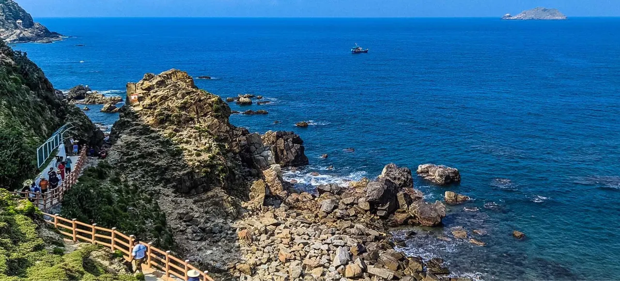 Eo Gió Quy Nhơn nhìn từ trên cao