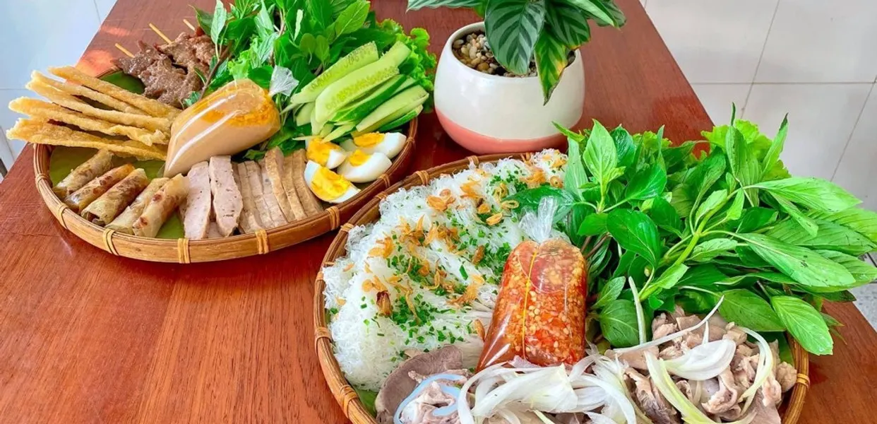 Bánh hỏi lòng heo Bình Định