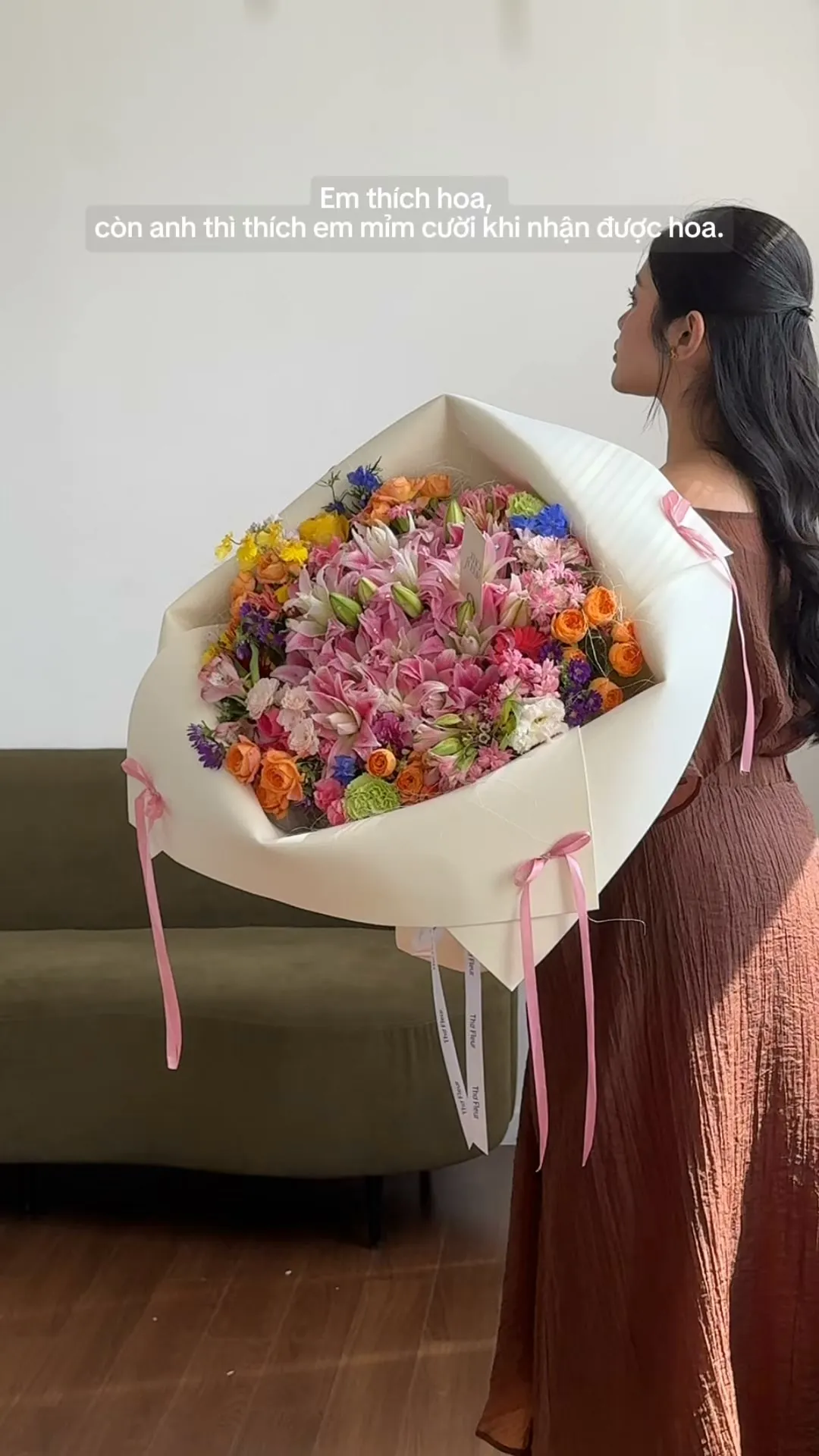Em thích hoa, còn anh thì thích em mỉm cười khi nhận được hoa.

Item: Flower Bouquet
Photo: For our valued customers
_______
𝐓𝐡𝐨̛ 𝐅𝐥𝐞𝐮𝐫 - 𝐀 𝐒𝐲𝐦𝐛𝐨𝐥 𝐎𝐟 𝐋𝐨𝐯𝐞 
▪️GIẢM 5% KHI CHECKIN TẠI SHOP
▪️79 Hồ Văn Huê, Phường Đức Nhuận, TP Hồ Chí Minh
▪️0798080779
▪Instagram @tho_fleur
▪️Tiktok: @thofleur
#thofleur #hoa_tuoi #florist