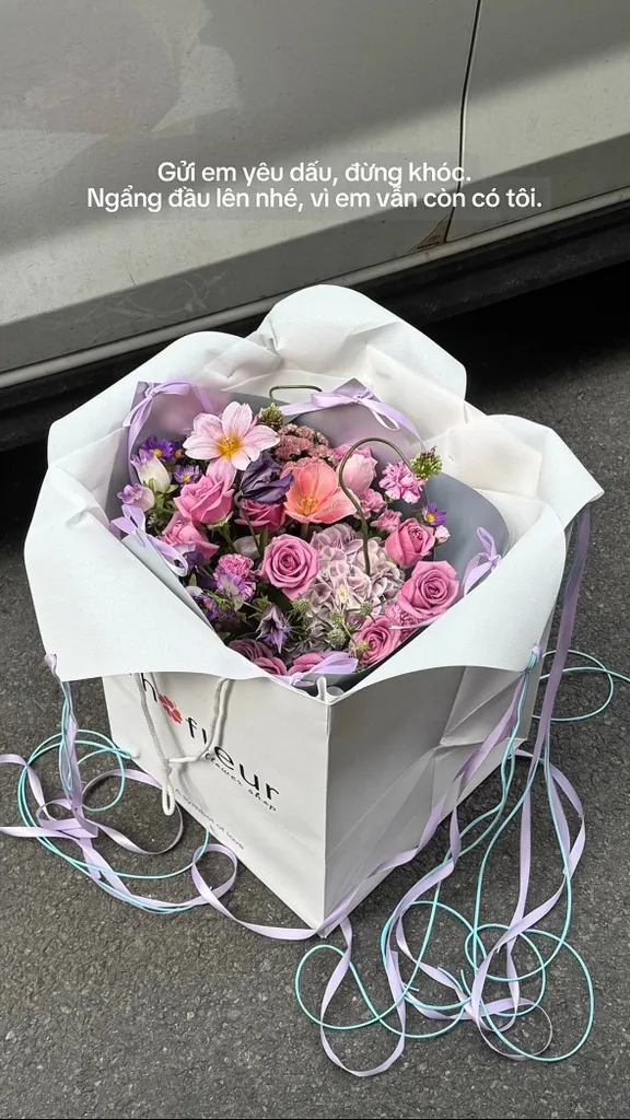 Gửi em yêu dấu, đừng khóc.
Ngẩng đầu lên nhé, vì em vẫn còn có tôi.

Item: Flower Bouquet
Photo: For our valued customers
_______
𝐓𝐡𝐨̛ 𝐅𝐥𝐞𝐮𝐫 - 𝐀 𝐒𝐲𝐦𝐛𝐨𝐥 𝐎𝐟 𝐋𝐨𝐯𝐞 
▪️GIẢM 5% KHI CHECKIN TẠI SHOP
▪️79 Hồ Văn Huê, Phường Đức Nhuận, TP Hồ Chí Minh
▪️0798080779
▪Instagram @tho_fleur
▪️Tiktok: @thofleur
#thofleur #hoa_tuoi #florist