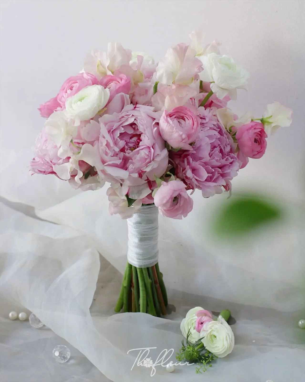 Hoa cưới mẫu đơn 08