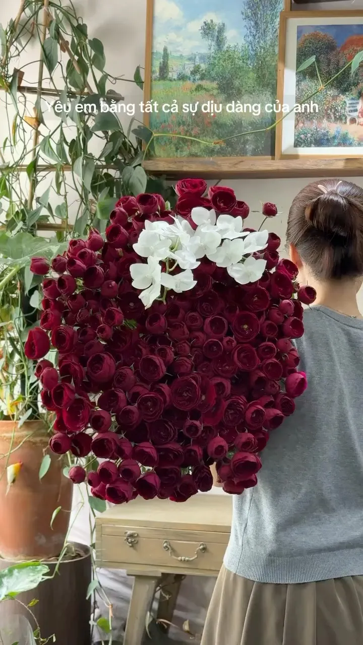 Yêu em bằng tất cả sự dịu dàng của anh

Item: Flower Bouquet
Photo: For our valued customers
_______
𝐓𝐡𝐨̛ 𝐅𝐥𝐞𝐮𝐫 - 𝐀 𝐒𝐲𝐦𝐛𝐨𝐥 𝐎𝐟 𝐋𝐨𝐯𝐞 
▪️GIẢM 5% KHI CHECKIN TẠI SHOP
▪️79 Hồ Văn Huê, Phường Đức Nhuận, TP Hồ Chí Minh
▪️0798080779
▪Instagram @tho_fleur
▪️Tiktok: @thofleur
#thofleur #shophoa #hoatuoi #florist