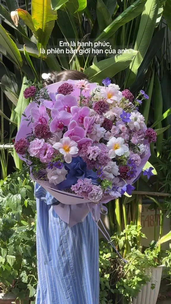 Gặp được em là một phần may mắn, yêu và thương em là phần anh tự nguyện.

Item: Flower Bouquet
Photo: For our valued customers
_______
𝐓𝐡𝐨̛ 𝐅𝐥𝐞𝐮𝐫 - 𝐀 𝐒𝐲𝐦𝐛𝐨𝐥 𝐎𝐟 𝐋𝐨𝐯𝐞 
▪️GIẢM 5% KHI CHECKIN TẠI SHOP
▪️79 Hồ Văn Huê, Phường Đức Nhuận, TP Hồ Chí Minh
▪️0798080779
▪Instagram @tho_fleur
▪️Tiktok: @thofleur
#thofleur #hoa_tuoi #florist