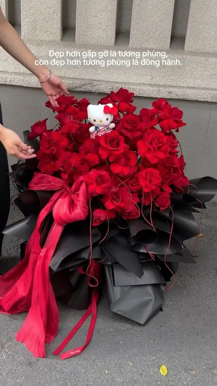 Vì anh đã tình cờ yêu em…

Item: Flower Bouquet
Photo: For our valued customers
_______
𝐓𝐡𝐨̛ 𝐅𝐥𝐞𝐮𝐫 - 𝐀 𝐒𝐲𝐦𝐛𝐨𝐥 𝐎𝐟 𝐋𝐨𝐯𝐞 
▪️GIẢM 5% KHI CHECKIN TẠI SHOP
▪️79 Hồ Văn Huê, Phường Đức Nhuận, TP Hồ Chí Minh
▪️0798080779
▪Instagram @tho_fleur
▪️Tiktok: @thofleur
#thofleur #hoa_tuoi #florist